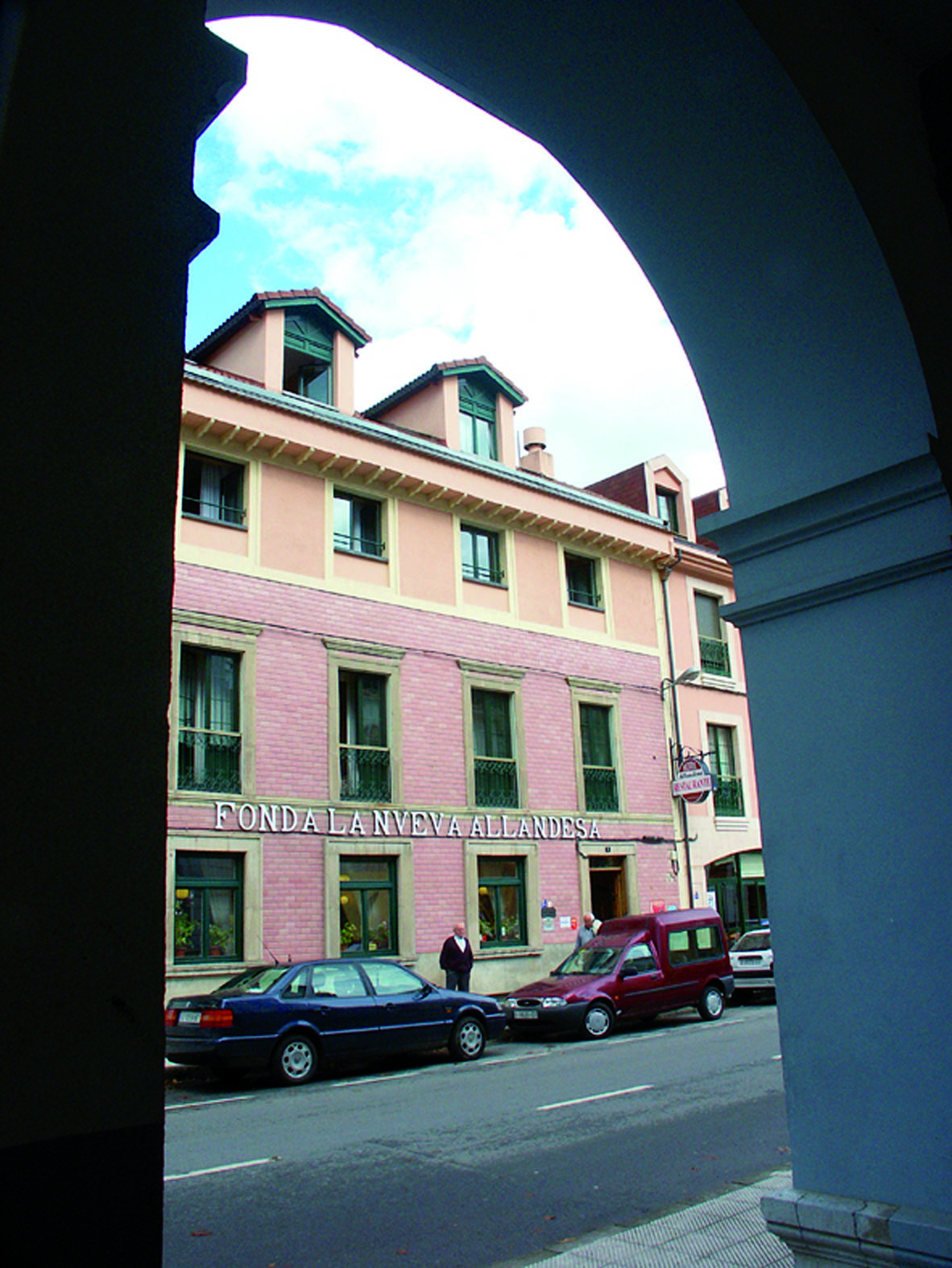 Nueva Allandesa Hotel